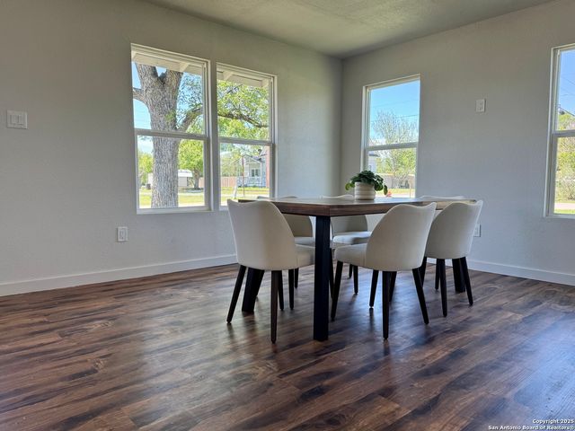 419 W Culberson, Sabinal, TX 78881