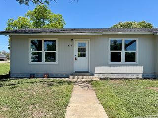 419 W Culberson, Sabinal, TX 78881