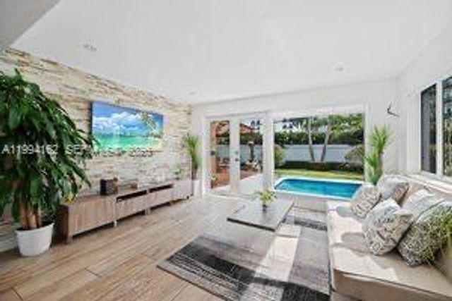 3551 E Glencoe Street, Miami, FL 33133
