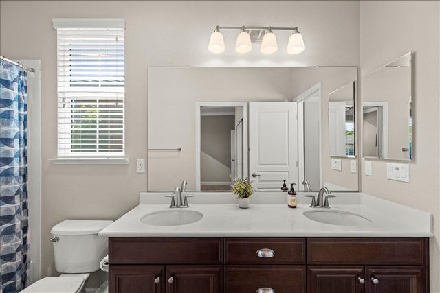 2867 Westport Cir, Oakdale, CA 95361