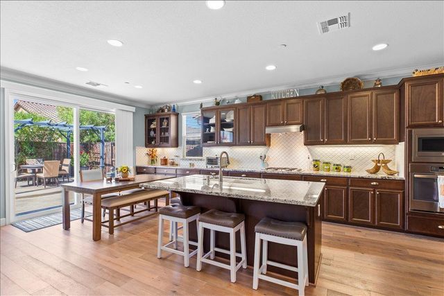 2867 Westport Cir, Oakdale, CA 95361