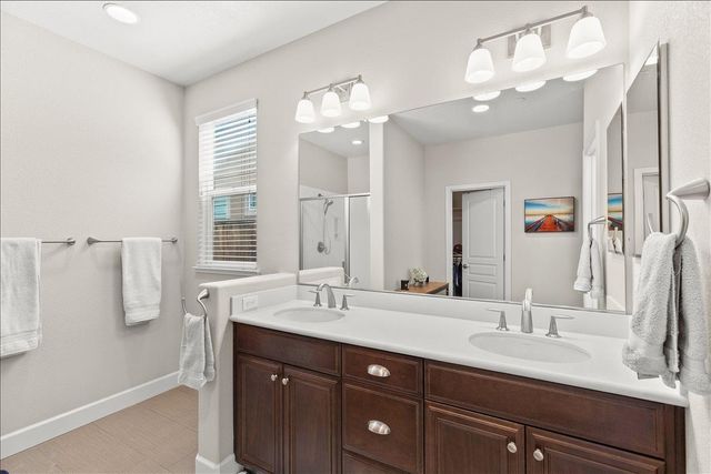 2867 Westport Cir, Oakdale, CA 95361
