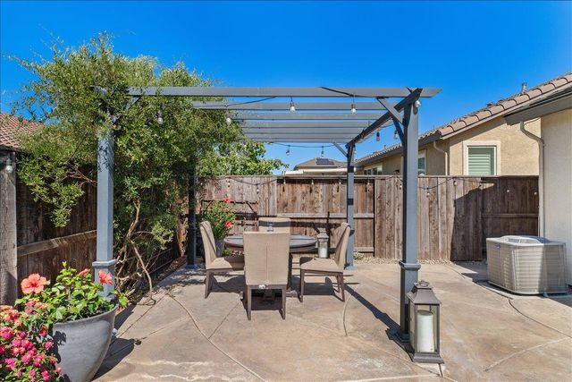 2867 Westport Cir, Oakdale, CA 95361
