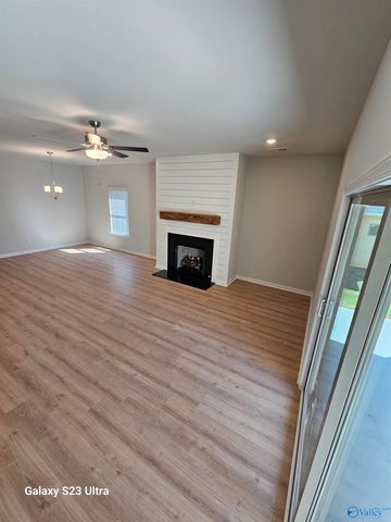 6007 Margie Collins Drive, Owens Cross Roads, AL 35763