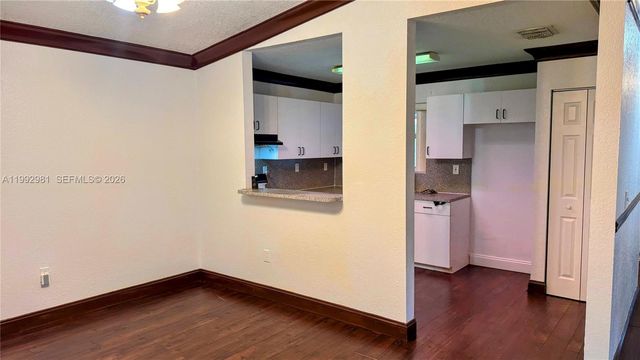 3211 NW 191st St, Miami Gardens, FL 33056