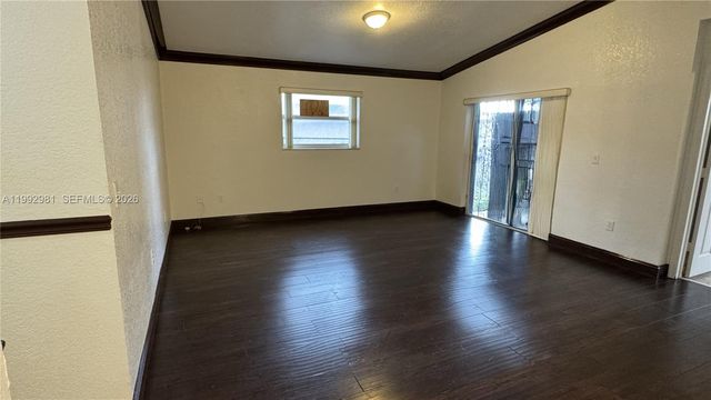 3211 NW 191st St, Miami Gardens, FL 33056