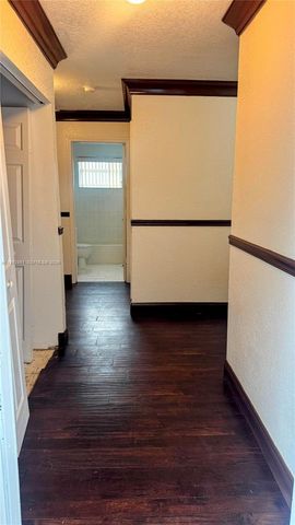 3211 NW 191st St, Miami Gardens, FL 33056