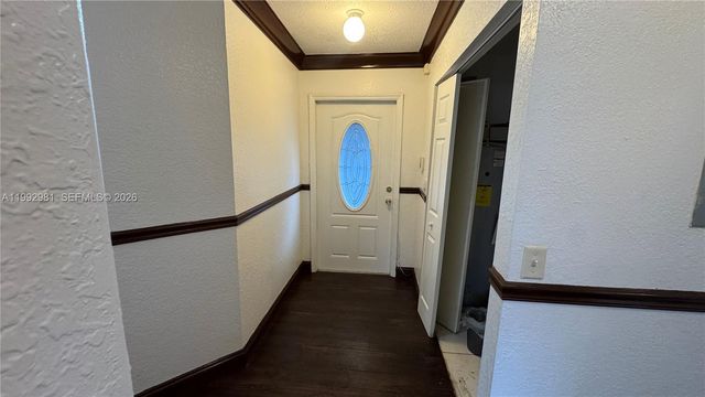 3211 NW 191st St, Miami Gardens, FL 33056