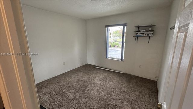 3211 NW 191st St, Miami Gardens, FL 33056