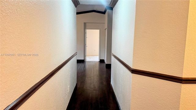 3211 NW 191st St, Miami Gardens, FL 33056