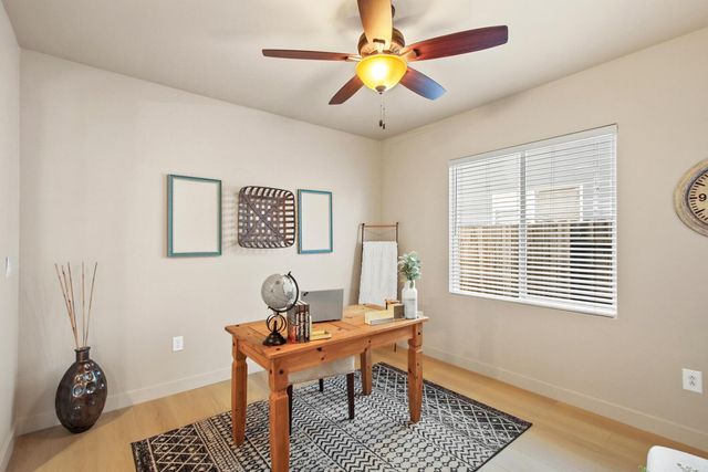 3695 Topaz Rd, West Sacramento, CA 95691