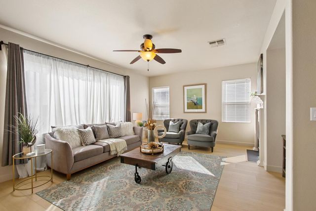 3695 Topaz Rd, West Sacramento, CA 95691