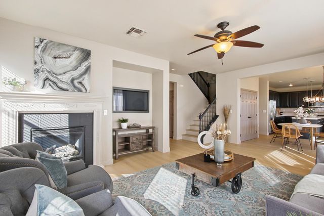 3695 Topaz Rd, West Sacramento, CA 95691