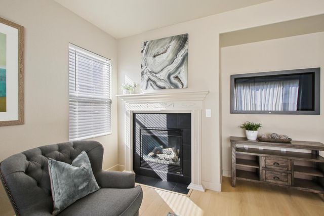 3695 Topaz Rd, West Sacramento, CA 95691