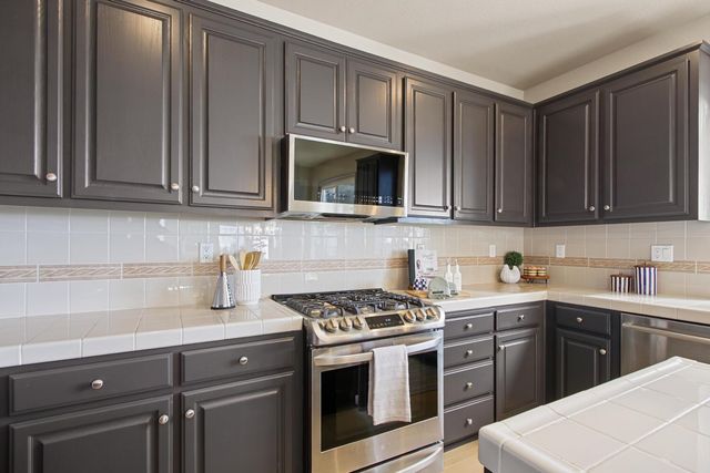 3695 Topaz Rd, West Sacramento, CA 95691