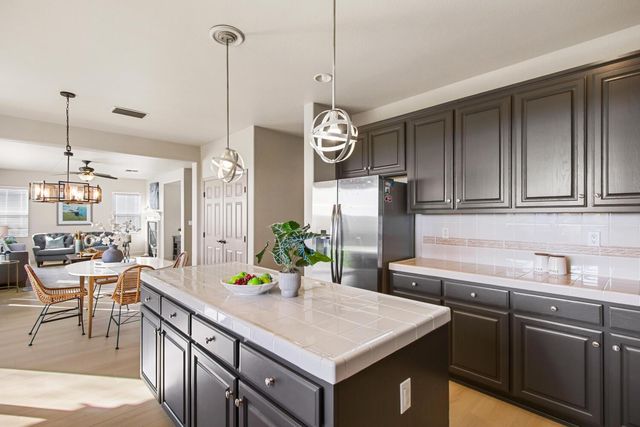 3695 Topaz Rd, West Sacramento, CA 95691