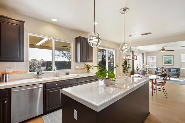 3695 Topaz Rd, West Sacramento, CA 95691