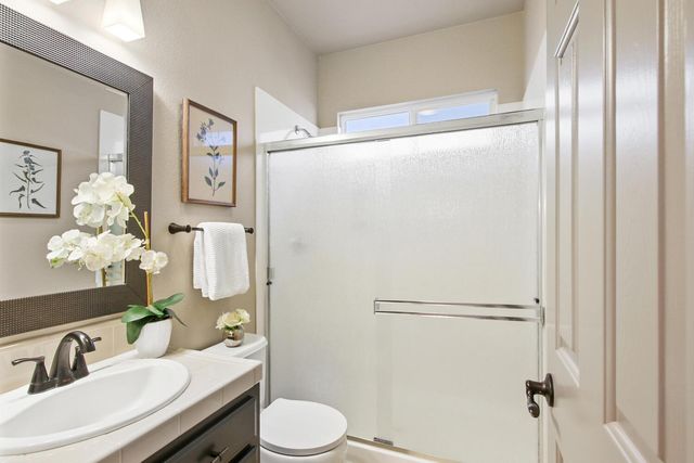 3695 Topaz Rd, West Sacramento, CA 95691