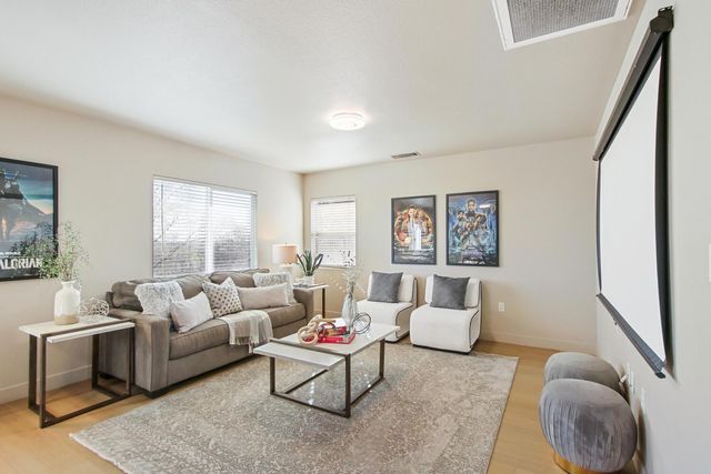 3695 Topaz Rd, West Sacramento, CA 95691