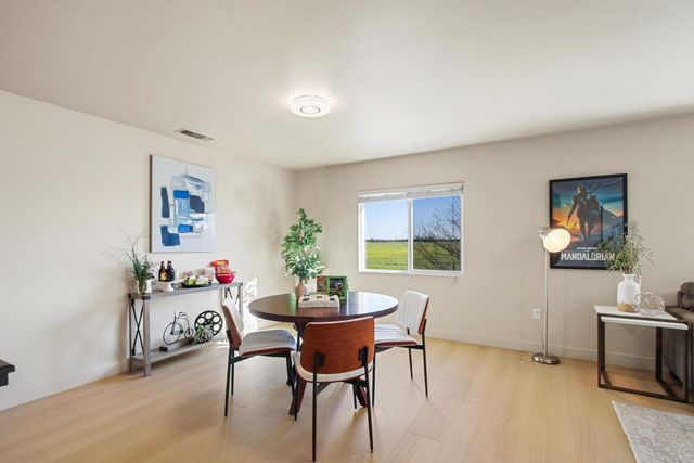 3695 Topaz Rd, West Sacramento, CA 95691