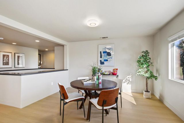 3695 Topaz Rd, West Sacramento, CA 95691