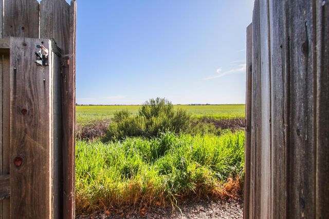 3695 Topaz Rd, West Sacramento, CA 95691