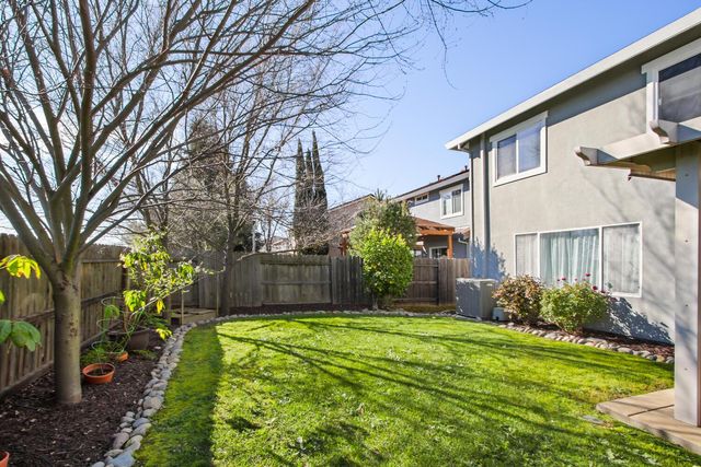 3695 Topaz Rd, West Sacramento, CA 95691