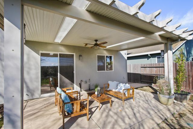 3695 Topaz Rd, West Sacramento, CA 95691