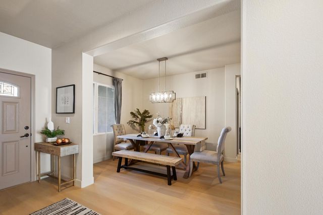 3695 Topaz Rd, West Sacramento, CA 95691