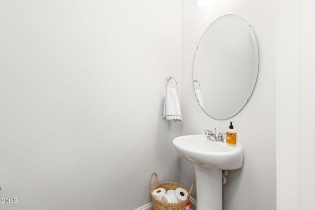 544 Barrington Row Avenue, Zebulon, NC 27597