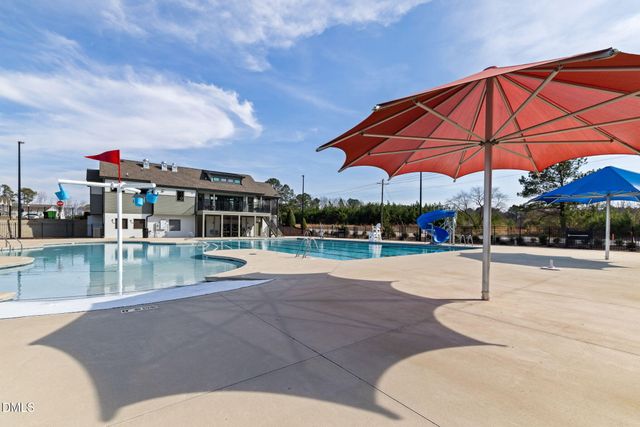 544 Barrington Row Avenue, Zebulon, NC 27597