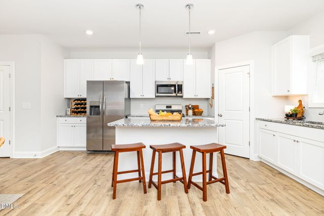 544 Barrington Row Avenue, Zebulon, NC 27597