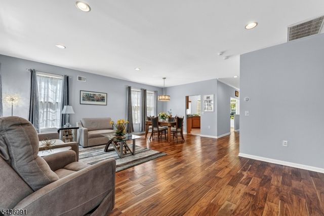 32 Benjamin St, Franklin Twp., NJ 08873