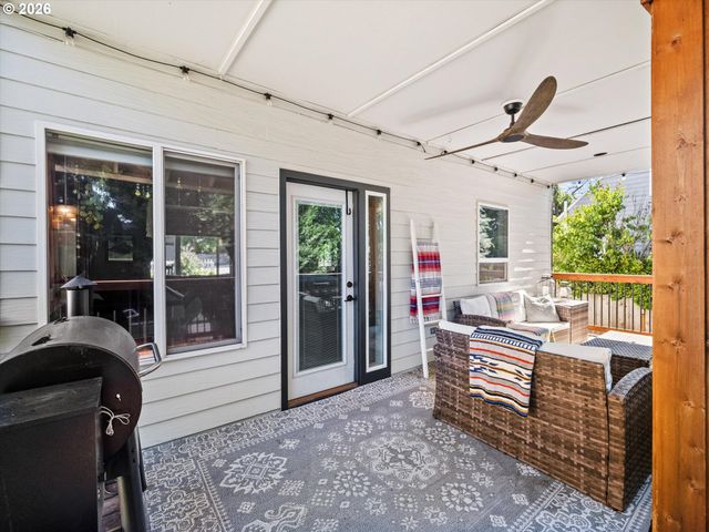 2792 LANCASTER St, West Linn, OR 97068