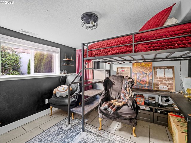 2792 LANCASTER St, West Linn, OR 97068