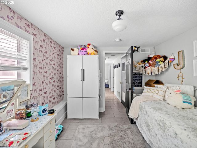 2792 LANCASTER St, West Linn, OR 97068