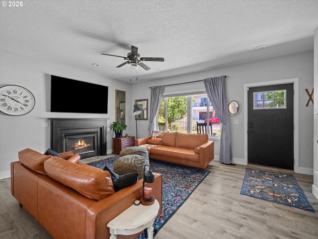 2792 LANCASTER St, West Linn, OR 97068