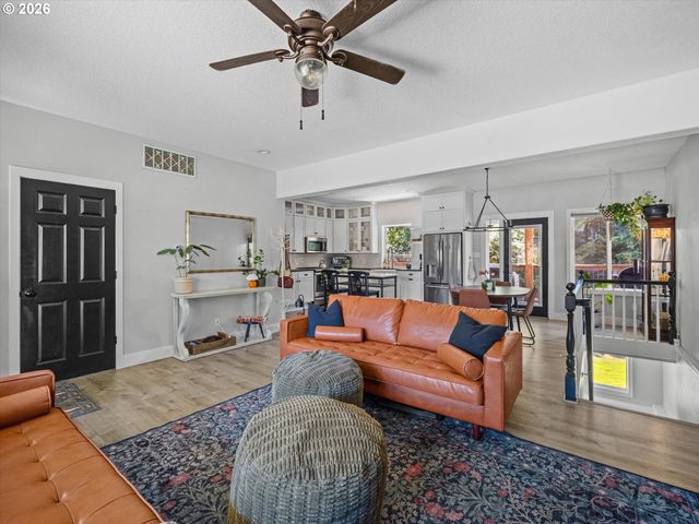 2792 LANCASTER St, West Linn, OR 97068
