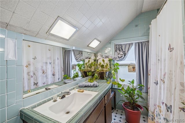 1101 South Avenue, Niagara Falls, NY 14305