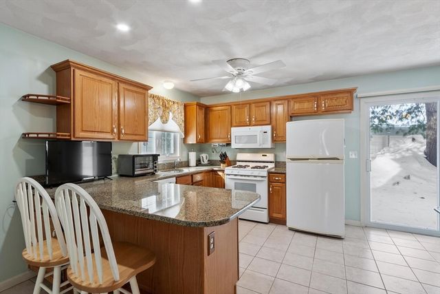 26 Ironwood Ln 26, Tewksbury, MA 01876