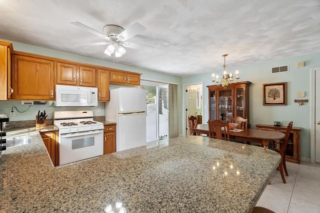 26 Ironwood Ln 26, Tewksbury, MA 01876