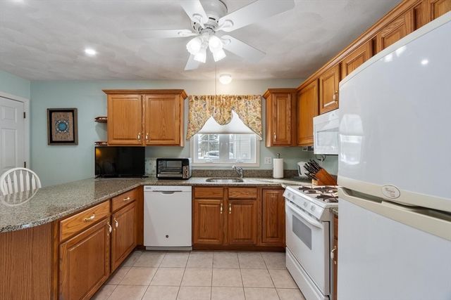 26 Ironwood Ln 26, Tewksbury, MA 01876