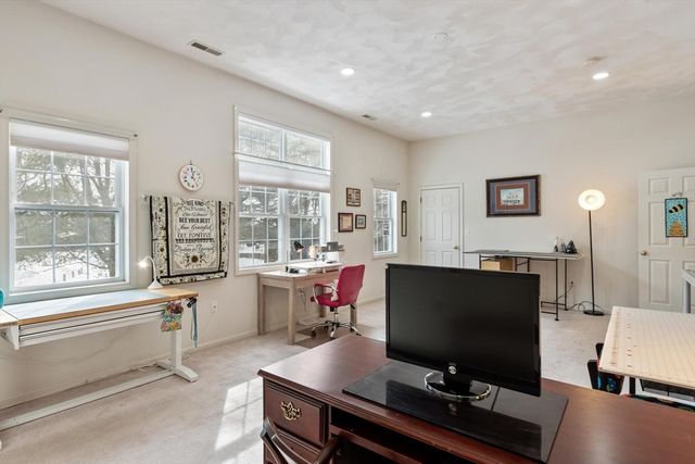 26 Ironwood Ln 26, Tewksbury, MA 01876