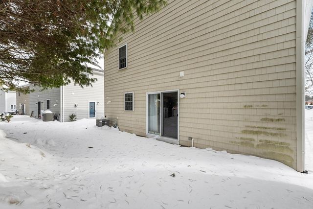 26 Ironwood Ln 26, Tewksbury, MA 01876