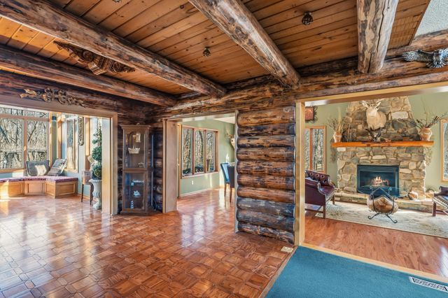 7021 NW 88th Place, Johnston, IA 50131