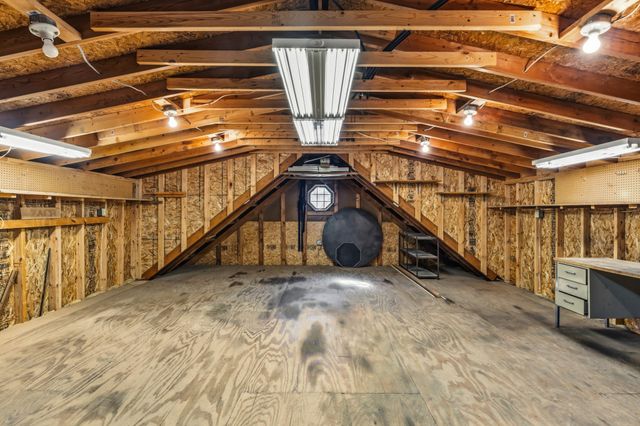 7021 NW 88th Place, Johnston, IA 50131