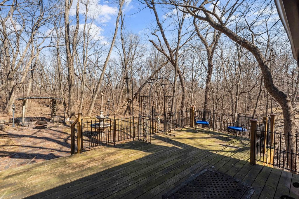 7021 NW 88th Place, Johnston, IA 50131