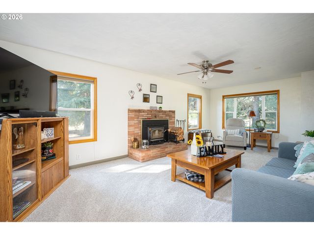 9800 Sw HILLSBORO Hwy, Hillsboro, OR 97123