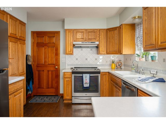 9800 Sw HILLSBORO Hwy, Hillsboro, OR 97123