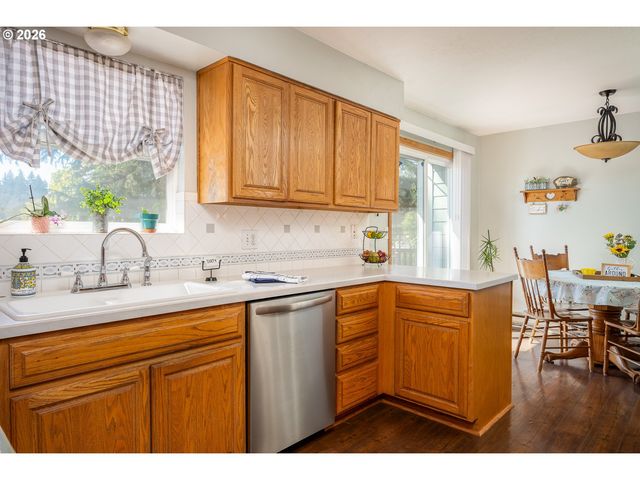 9800 Sw HILLSBORO Hwy, Hillsboro, OR 97123